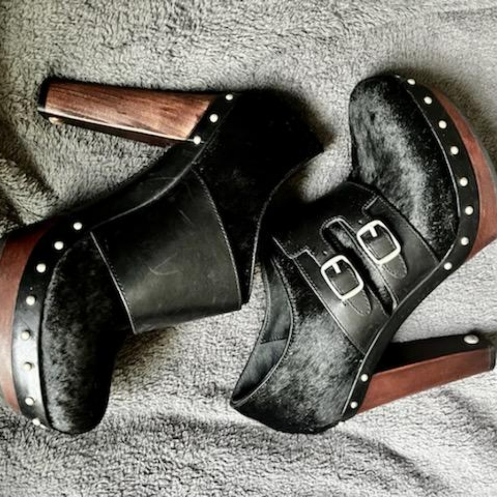 UGG 9.5 Black